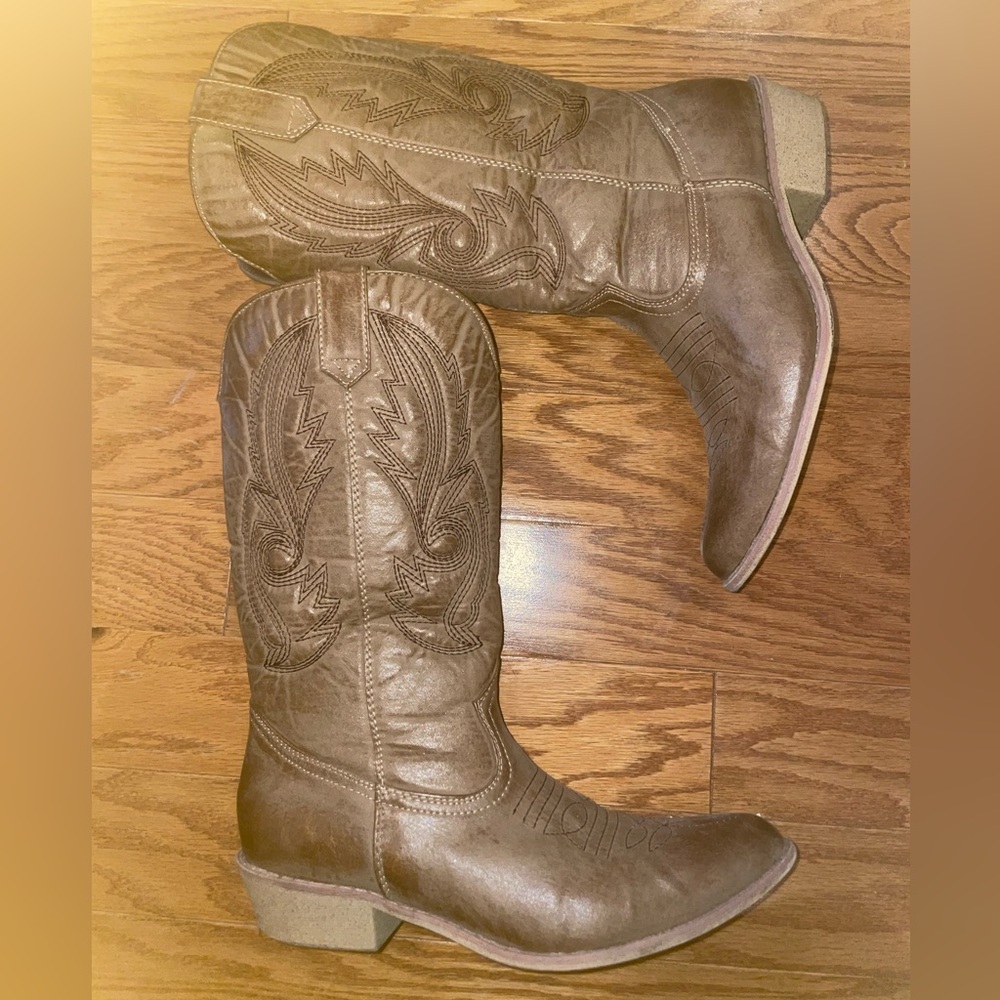 Coconuts Gaucho Cowboy Boot (Brown)